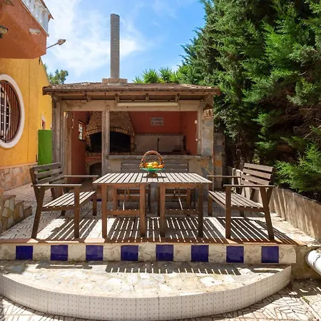 Fidalsa Pink Lake Villa