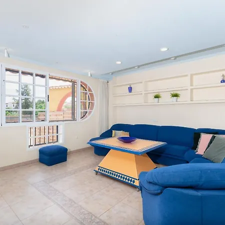 Fidalsa Pink Lake Villa *